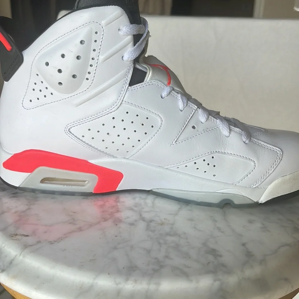 Jordan Retro 6 - Picture 2 of 12
